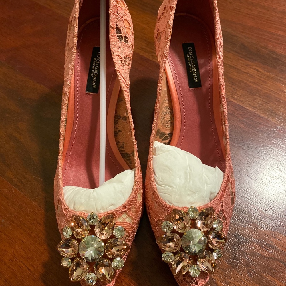 Dolce and Gabbana bellucci pumps size 37